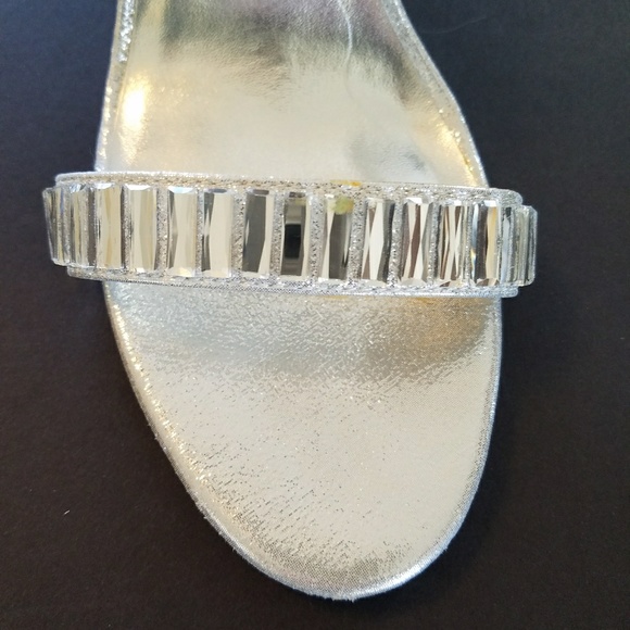 Steve Madden high silver heel sandal/eve/wedding - Picture 2 of 7
